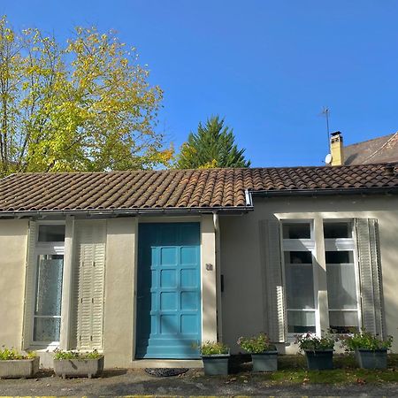 Agreable Petit Gite Avec Piscine Et Jardinet Salies-de-Béarn Zewnętrze zdjęcie