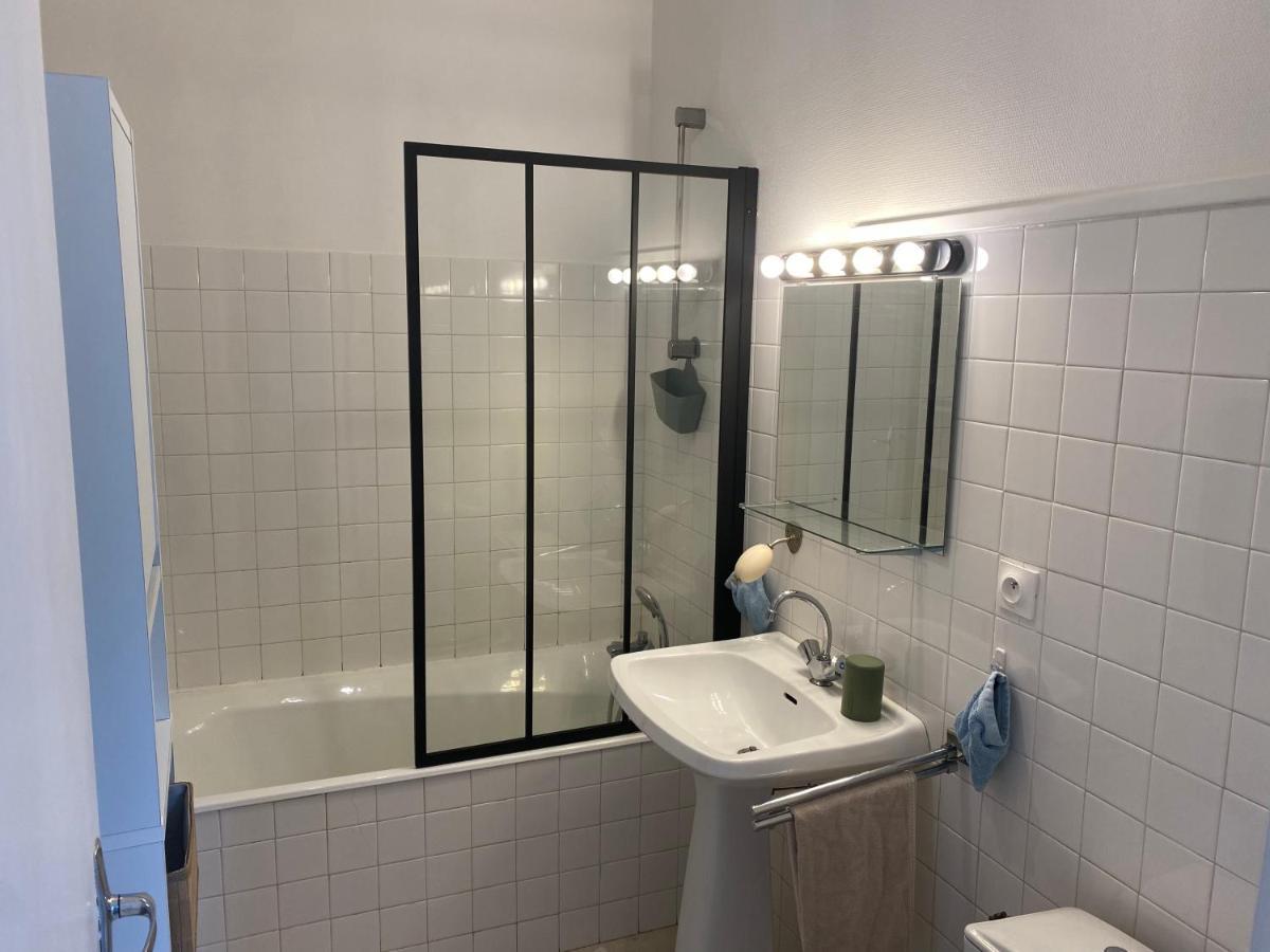 Agreable Petit Gite Avec Piscine Et Jardinet Salies-de-Béarn Zewnętrze zdjęcie