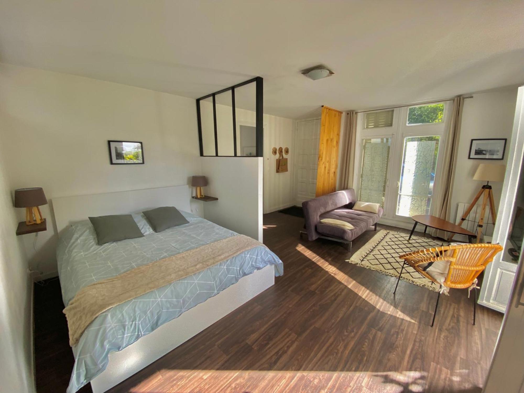 Agreable Petit Gite Avec Piscine Et Jardinet Salies-de-Béarn Zewnętrze zdjęcie