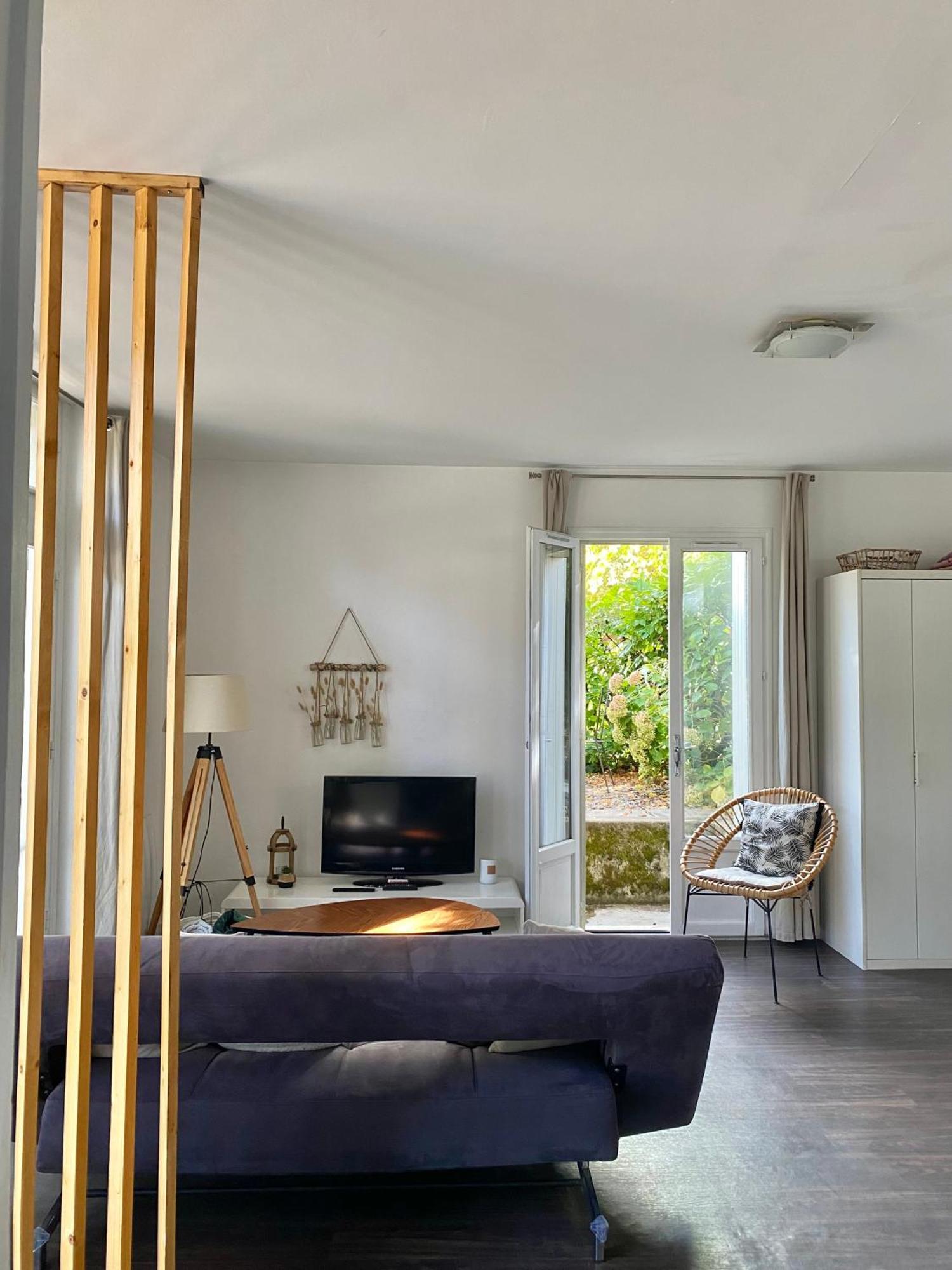 Agreable Petit Gite Avec Piscine Et Jardinet Salies-de-Béarn Zewnętrze zdjęcie