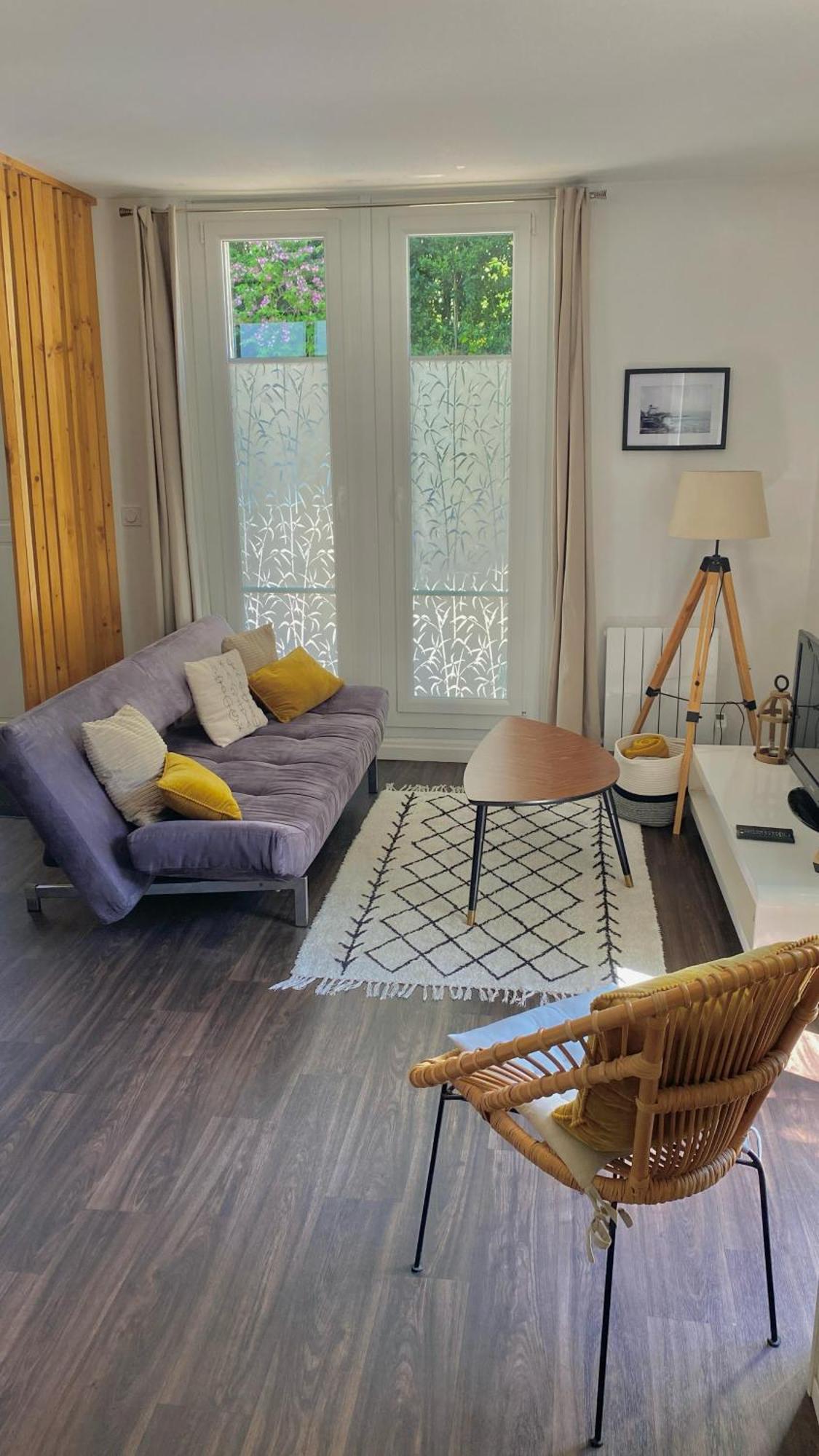 Agreable Petit Gite Avec Piscine Et Jardinet Salies-de-Béarn Zewnętrze zdjęcie